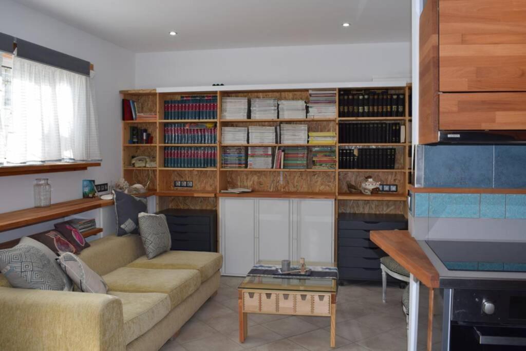 3H Myrto Ενα Λειτουργικό Studio Κοντά Στην Αθήνα Extérieur photo